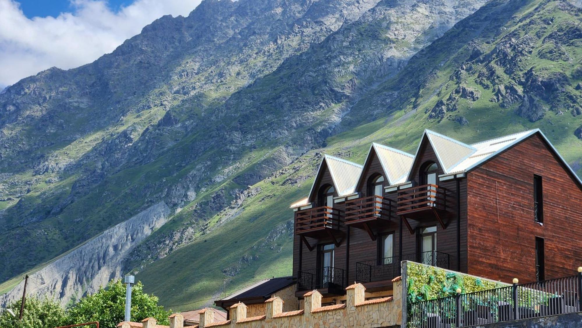 Hotel Toliketi Казбеги Екстериор снимка